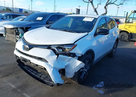 2018 Toyota Rav4 Le z USA, uszkodzony, nr VIN 2T3ZFREV2JW443004